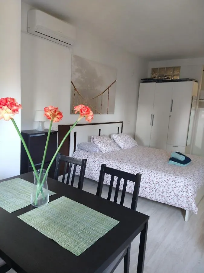 Amplio Estudio,Vista Mar Y Montana, A Pasos Del Centro Torremolinos Apartment