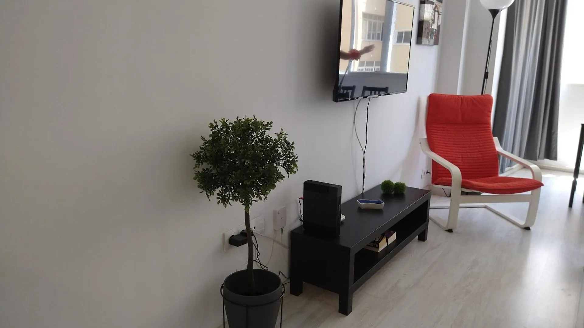 Apartment Amplio Estudio,Vista Mar Y Montana, A Pasos Del Centro Torremolinos