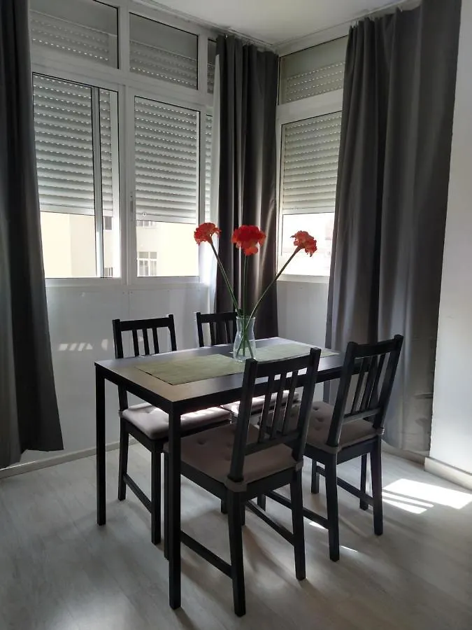 Apartamento Amplio estudio,vista mar y montaña, a pasos del centro Torremolinos