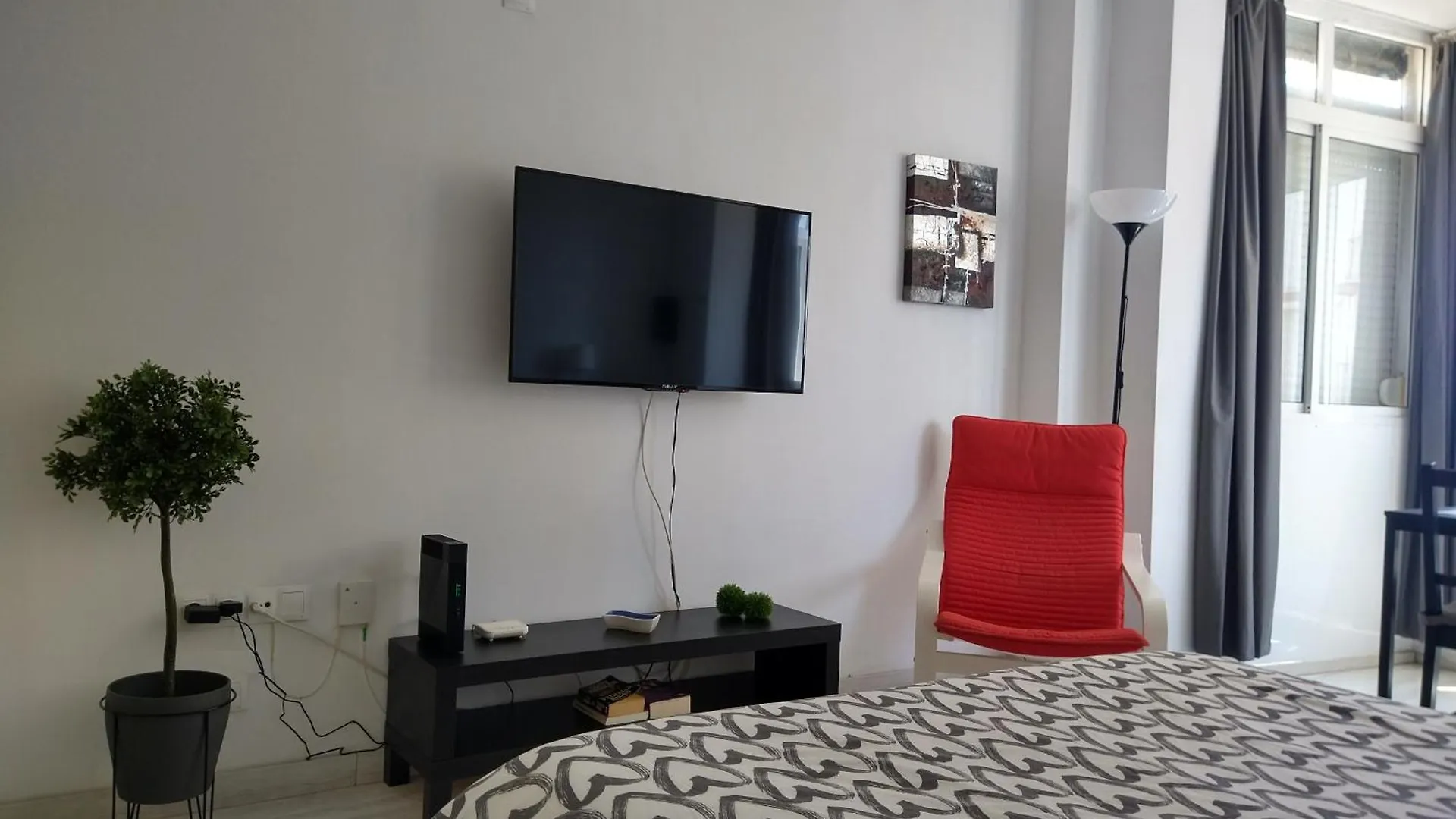 Amplio estudio,vista mar y montaña, a pasos del centro Torremolinos Apartamento